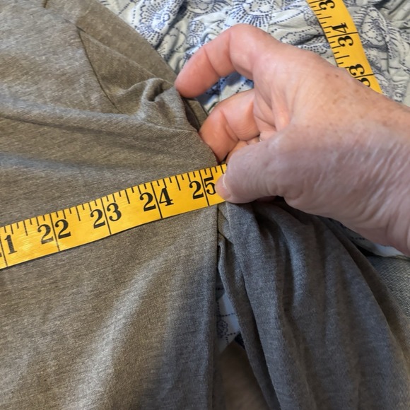 Anthropologie POL Women's Open Back Gray Tunic With Long Fringe, Oversized Small - Picture 8 of 8